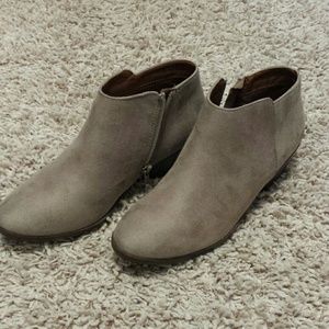 Tan suede bootie 6.5